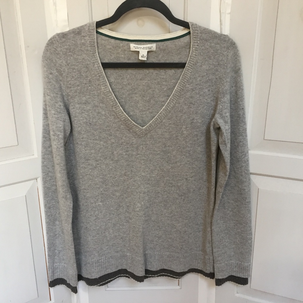 Banana Republic Gray V-Neck Sweater